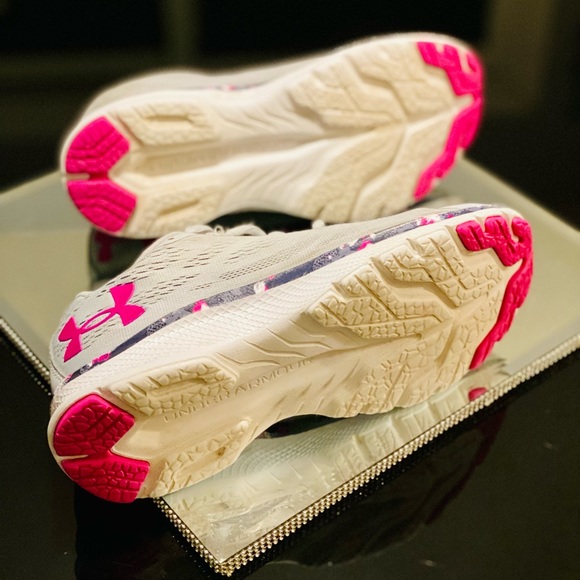 Under Armour - Picture 5 of 7